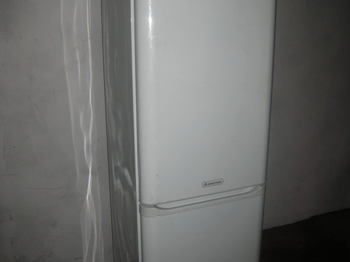 Ремонт холодильников Аристон