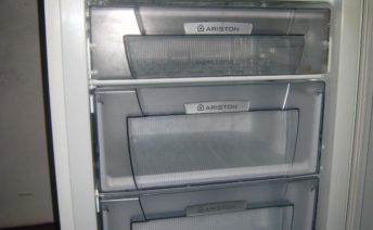 Холодильник выбивает пробки или автомат. Что делать