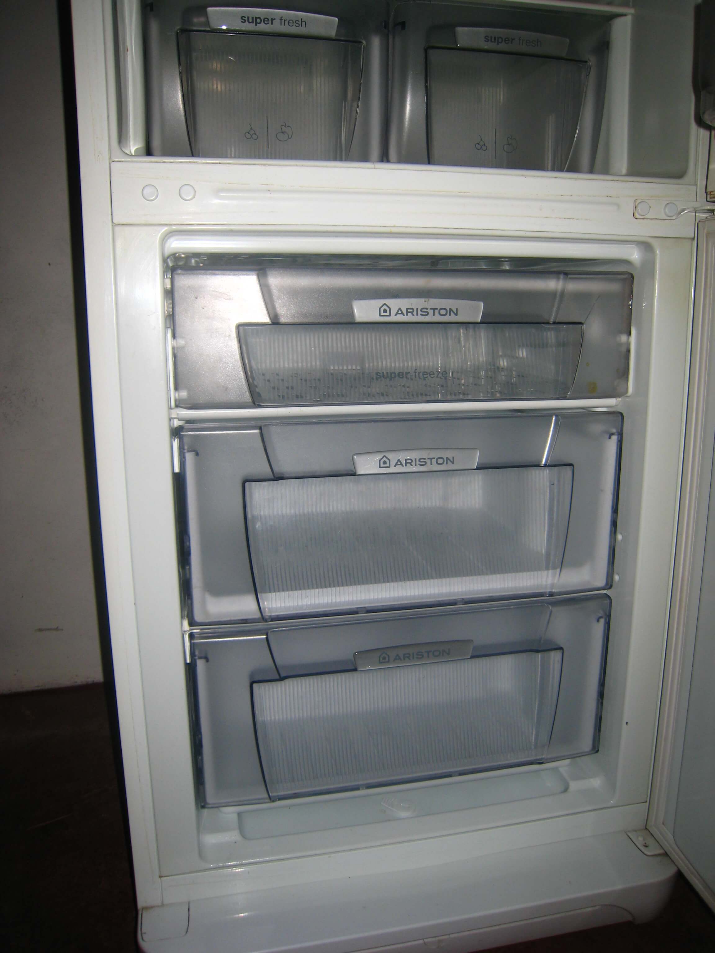Холодильник выбивает пробки или автомат