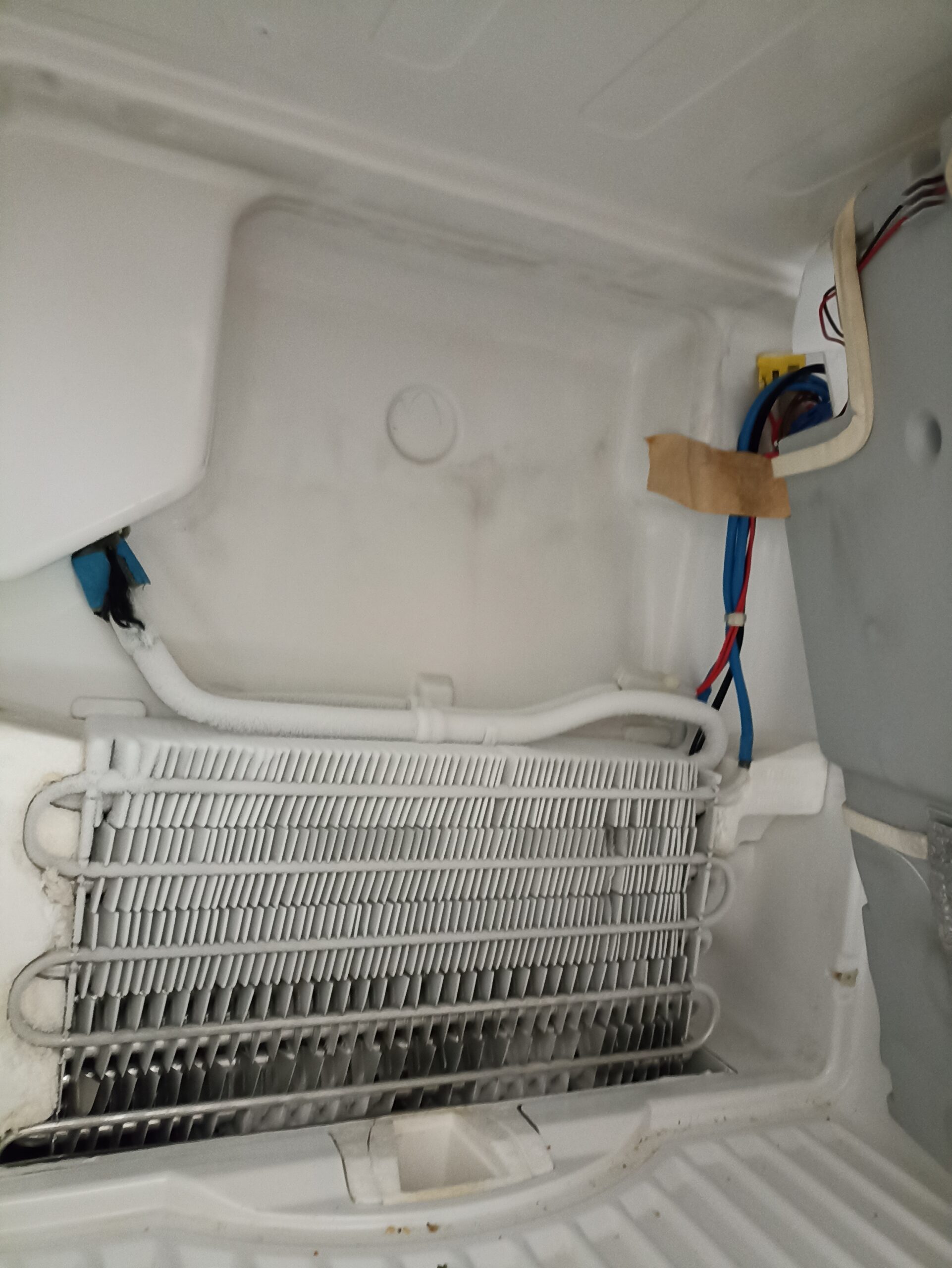 Ремонт холодильников Whirlpool - нагреваьель